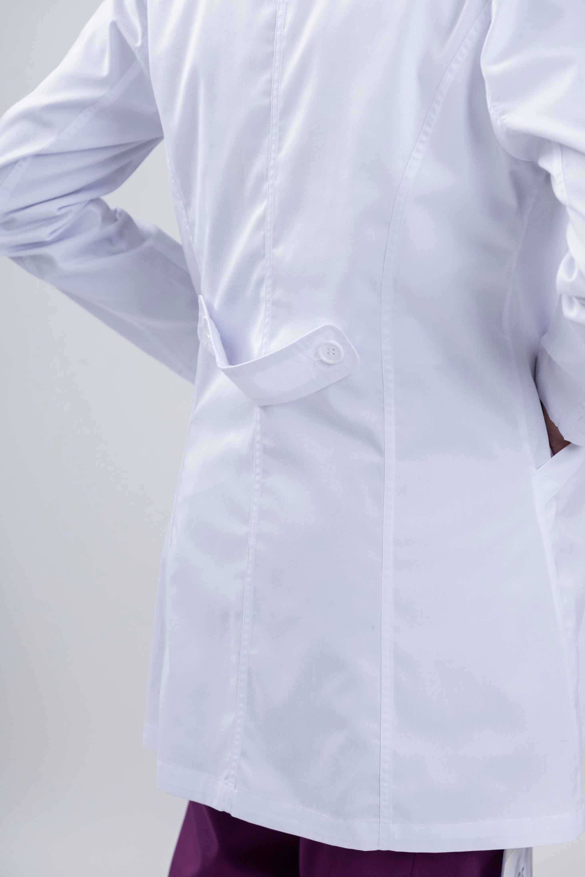 موديل 80-لاب كوت طبي ابيض