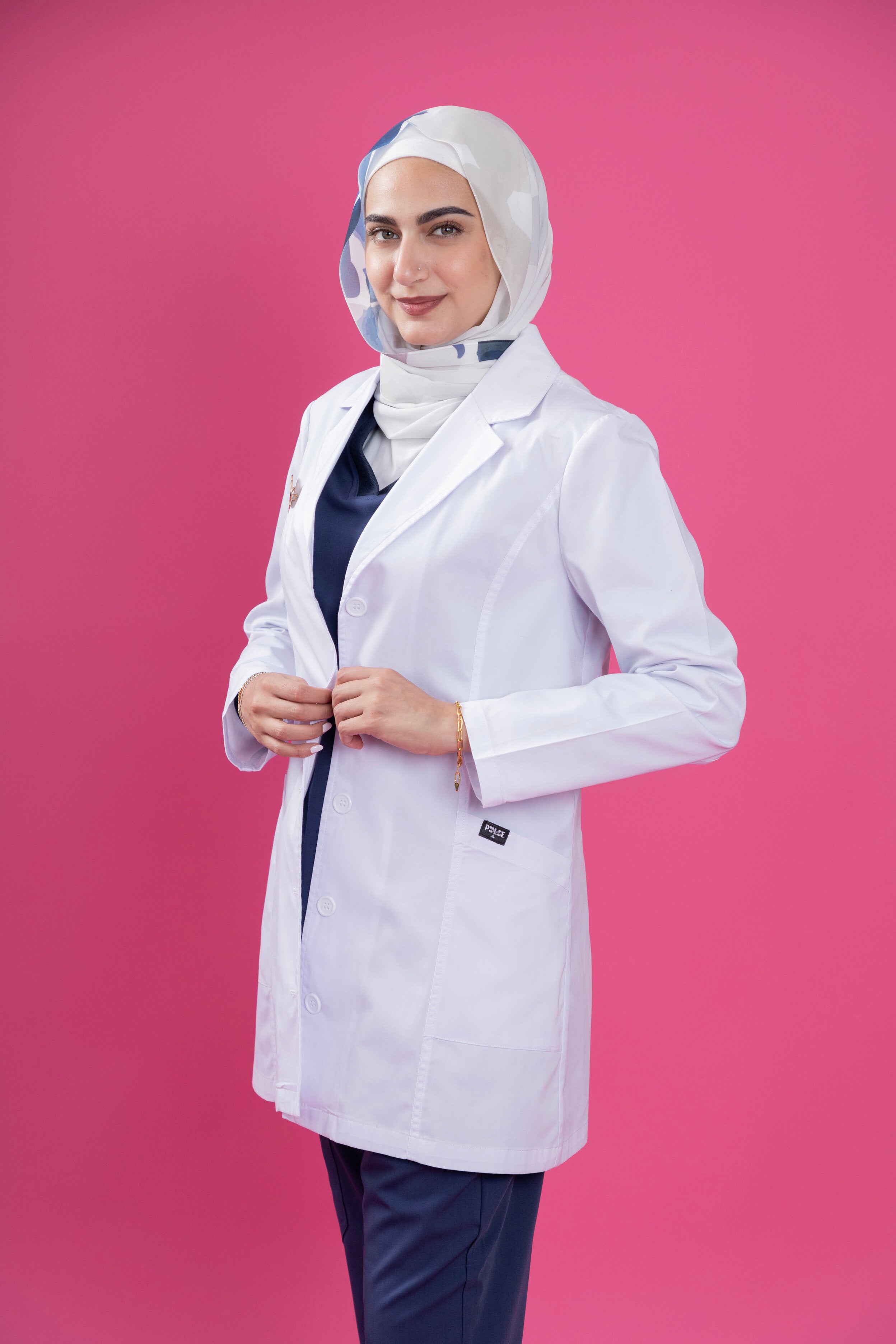 موديل 80-لاب كوت طبي ابيض